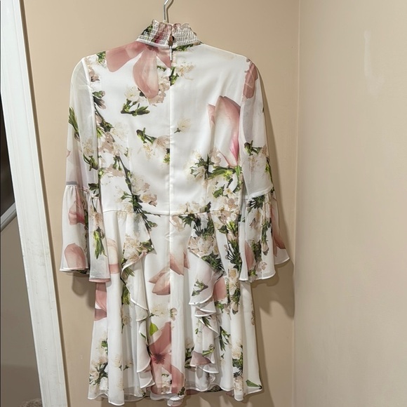 Ted Baker Ruffle Bow Neck Dress in Harmony Floral White Size US4 - Picture 4 of 5